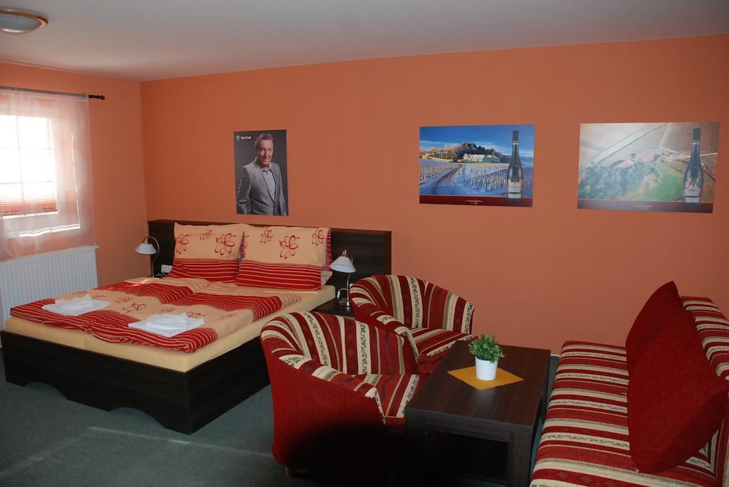 Vinarstvi U Kaplicky Hotel Zaječí Habitación foto