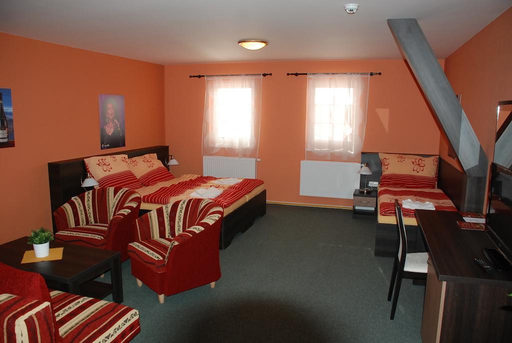 Vinarstvi U Kaplicky Hotel Zaječí Habitación foto