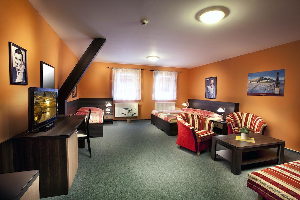 Vinarstvi U Kaplicky Hotel Zaječí Habitación foto