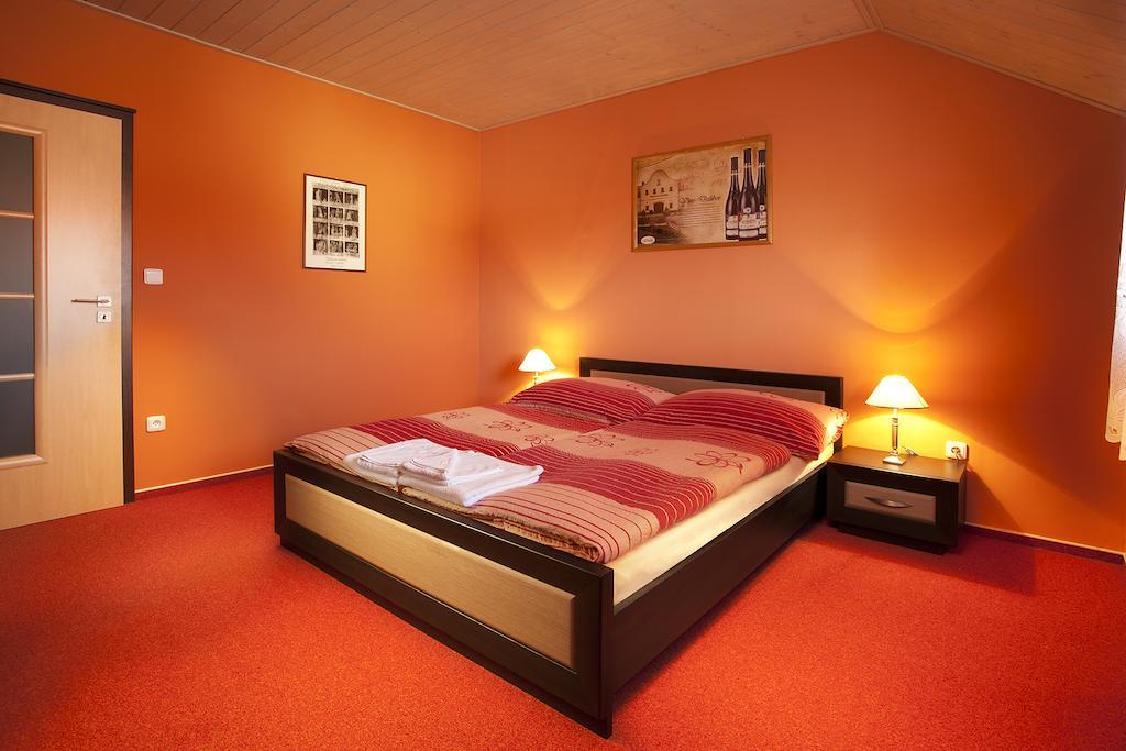 Vinarstvi U Kaplicky Hotel Zaječí Habitación foto